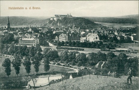 Alte Ansichtskarte Heidenheim a. d. Brenz, Teilansicht mit Bahnhof