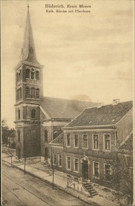 Alte Ansichtskarte Wesel-Büderich, Kath. Kirche mit Pfarrhaus