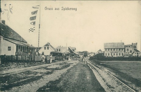 Alte Ansichtskarte Spiekeroog, Teilansicht mit Bahnstrecke