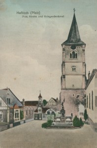 Alte Ansichtskarte Haßloch, Prot. Kirche und Kriegerdenkmal