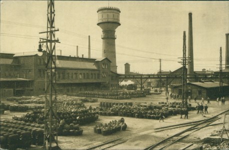 Alte Ansichtskarte Leverkusen, Farbenfabriken vorm. Friedr. Bayer & Co. B.1: Ein Fabrikhof