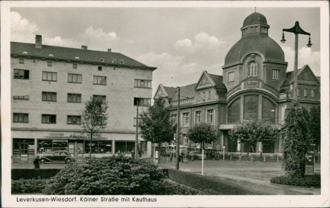 Alte Ansichtskarte Leverkusen-Wiesdorf, Kölner Straße mit Kaufhaus