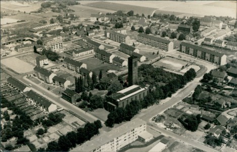 Alte Ansichtskarte Viersen-Rahser, Kath. Pfarramt St. Notburga, Luftbild